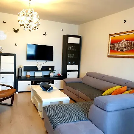 Apartment Lav *