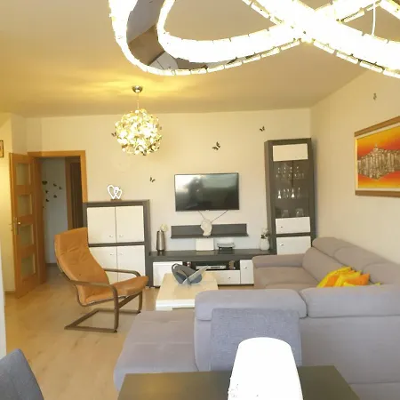 Apartment Lav