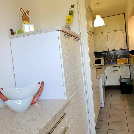 Apartment Lav *